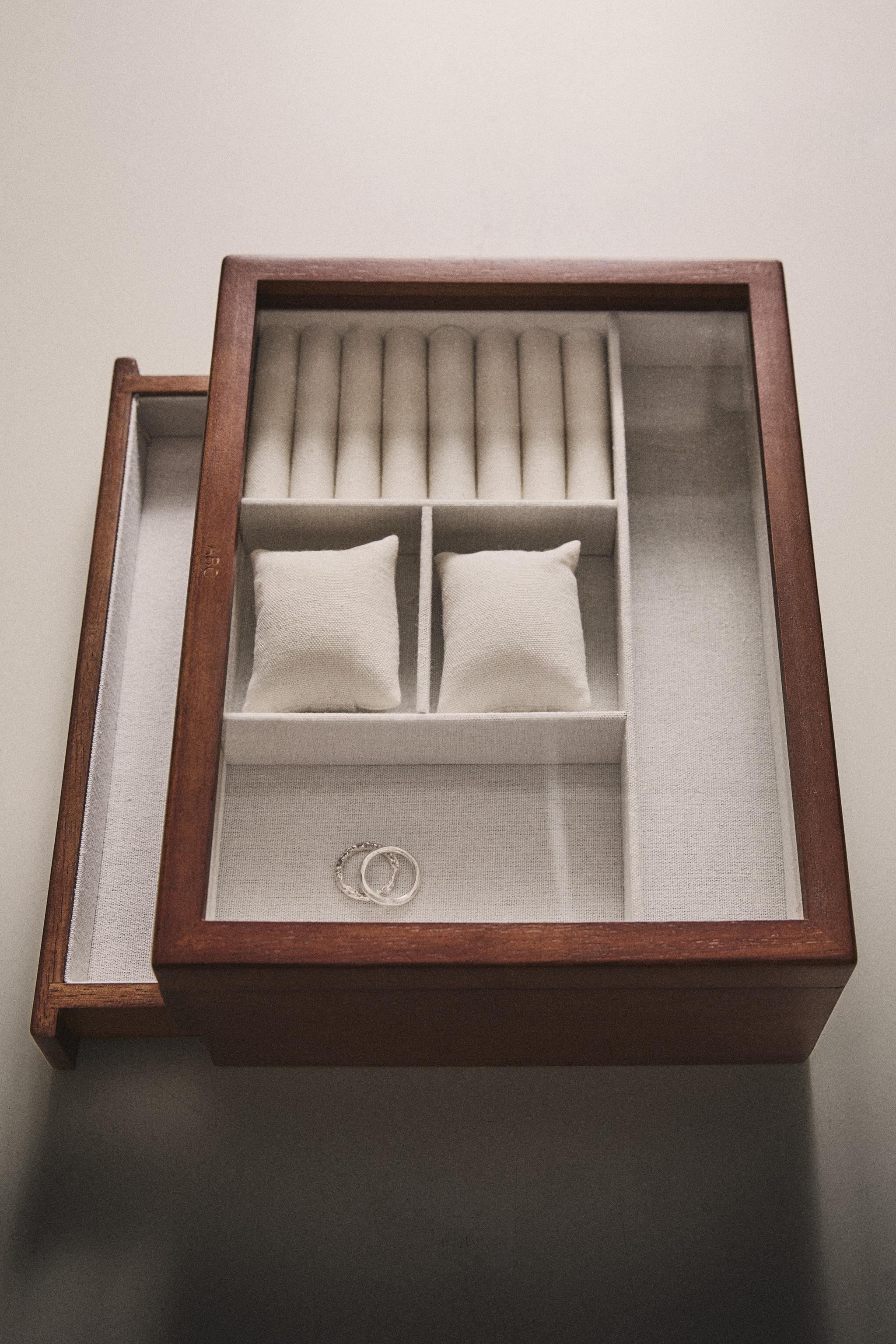 MEDIUM WOODEN JEWELRY BOX